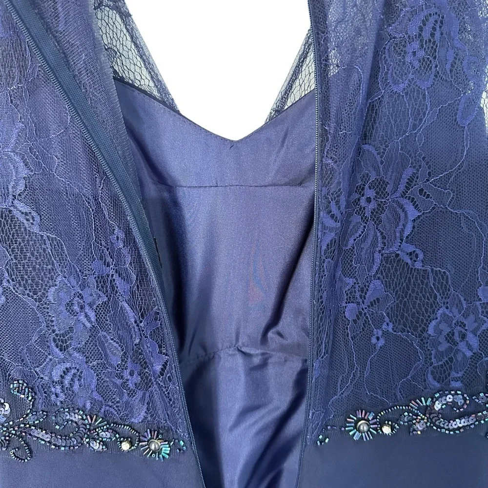 LAURA PETITE ROYAL BLUE V-NECK RHINESTONE DETAIL PROM FORMAL EVENING GOWN SIZE 4 - Picture 15 of 16